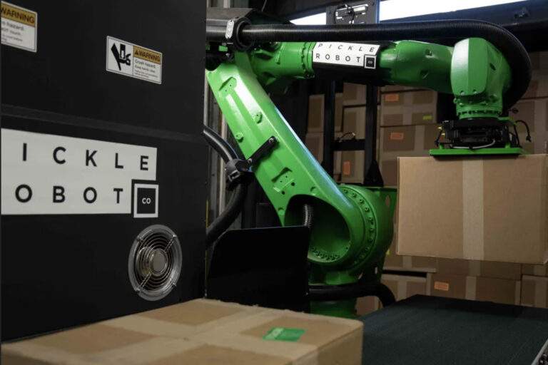 Robots that spare warehouse workers the heavy lifting