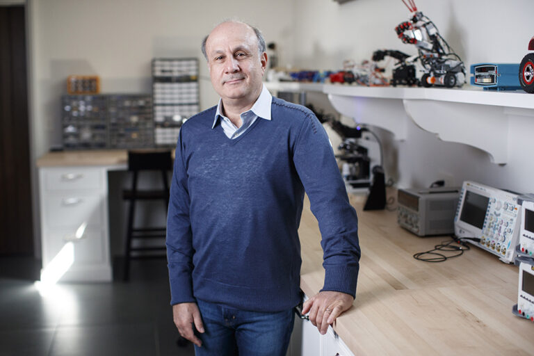 MIT welcomes David Siegel SM ’86, PhD ’91 as its next Innovation Fellow MIT welcomes David Siegel SM ’86, PhD ’91 as its next Innovation Fellow