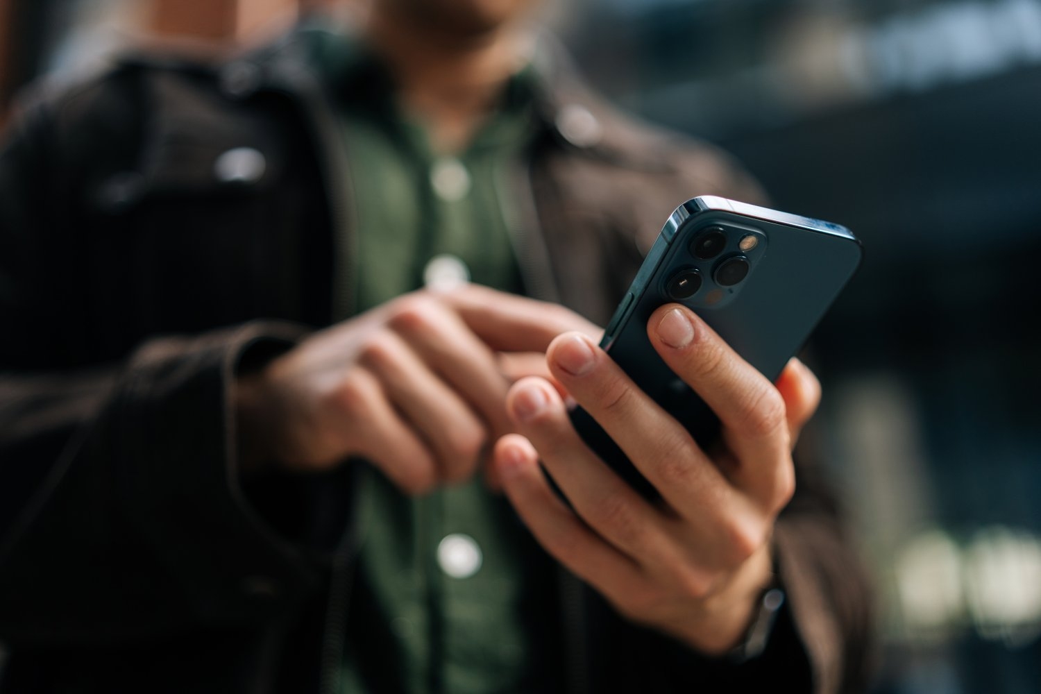 Estimating suicide risk from text Estimating suicide risk from text